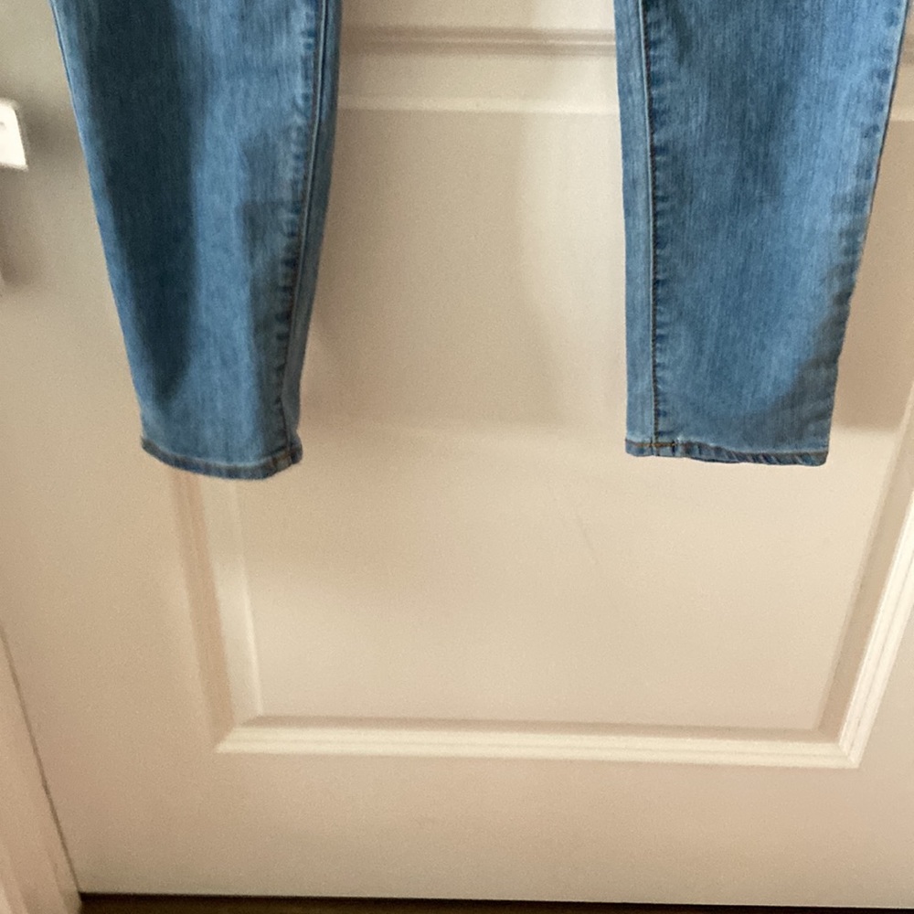 Old Navy Super Skinny Mid-rise jeans - Picture 5 of 9
